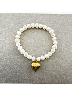 Honora Pearl Bracelet Heart Charm Stretch White Ivory 8.3 mm Classic Gold Tone